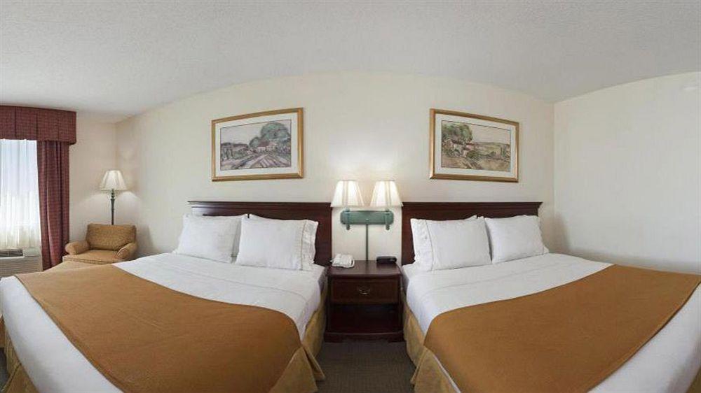 Hotel Baymont By Wyndham Fulton Exterior foto