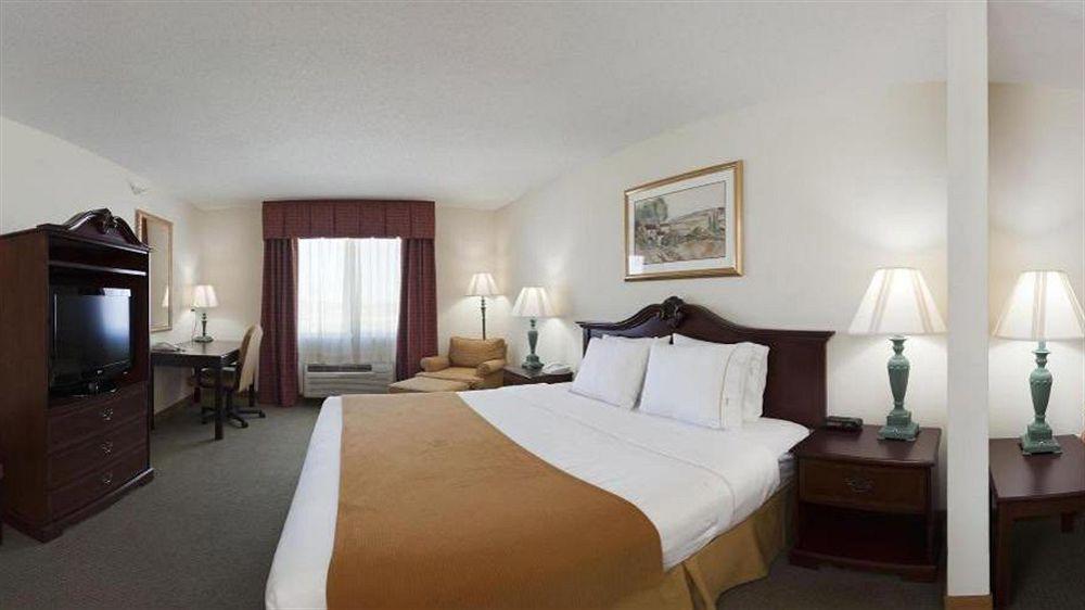 Hotel Baymont By Wyndham Fulton Exterior foto