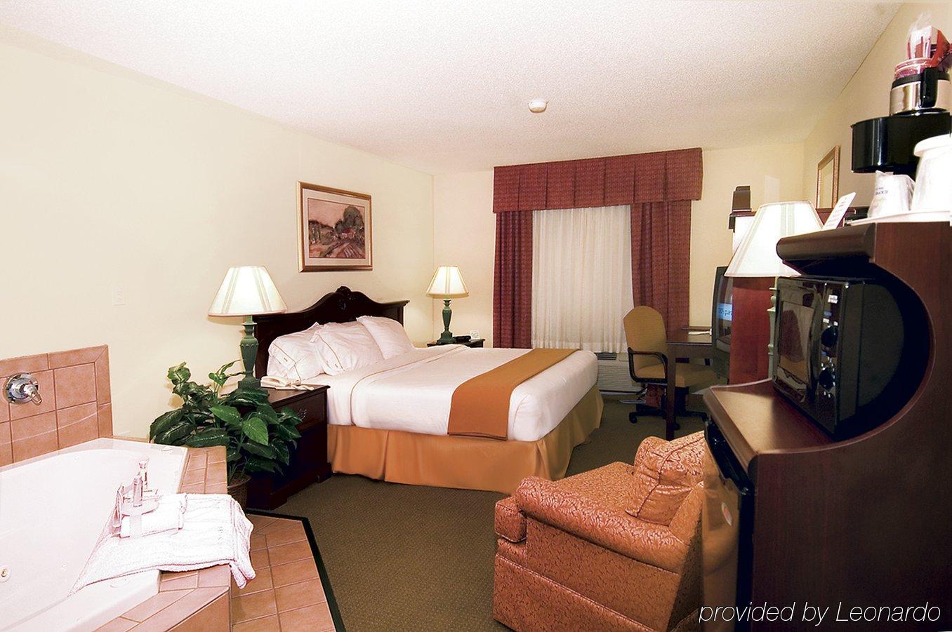 Hotel Baymont By Wyndham Fulton Exterior foto